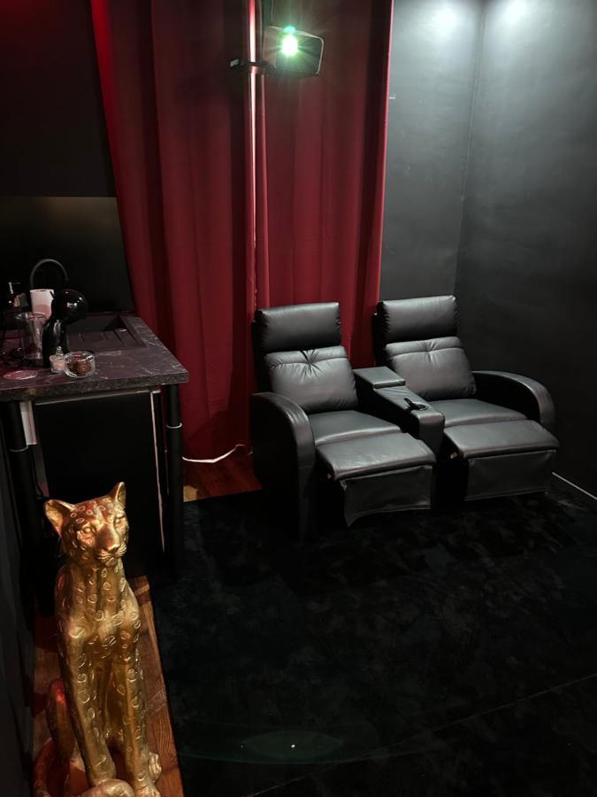 Suite De Prestige Avec Spa & Cinema Иври сюр Сен Екстериор снимка