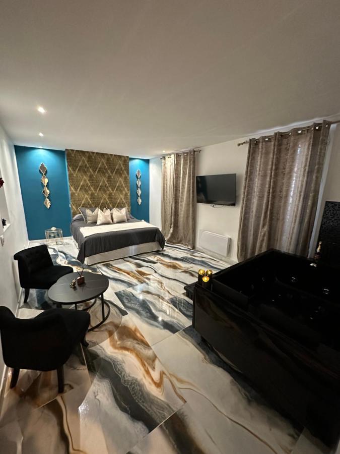 Suite De Prestige Avec Spa & Cinema Иври сюр Сен Екстериор снимка